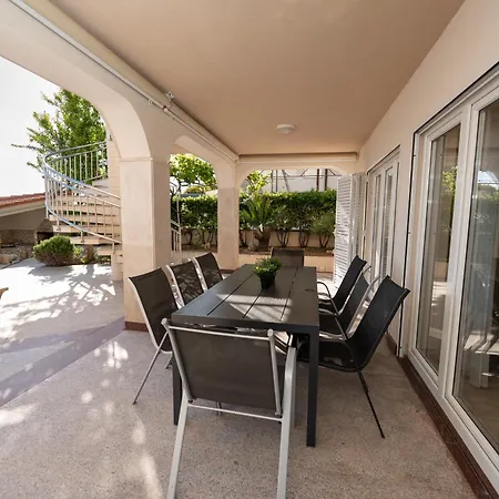 Beachfront Apartments Tolo With Pool Novalja Exterior photo