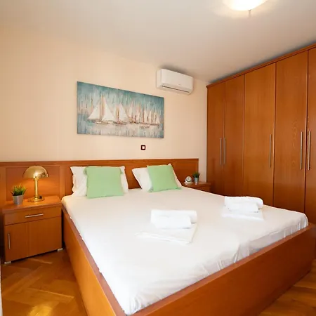 Beachfront Apartments Tolo With Pool Novalja Exterior photo