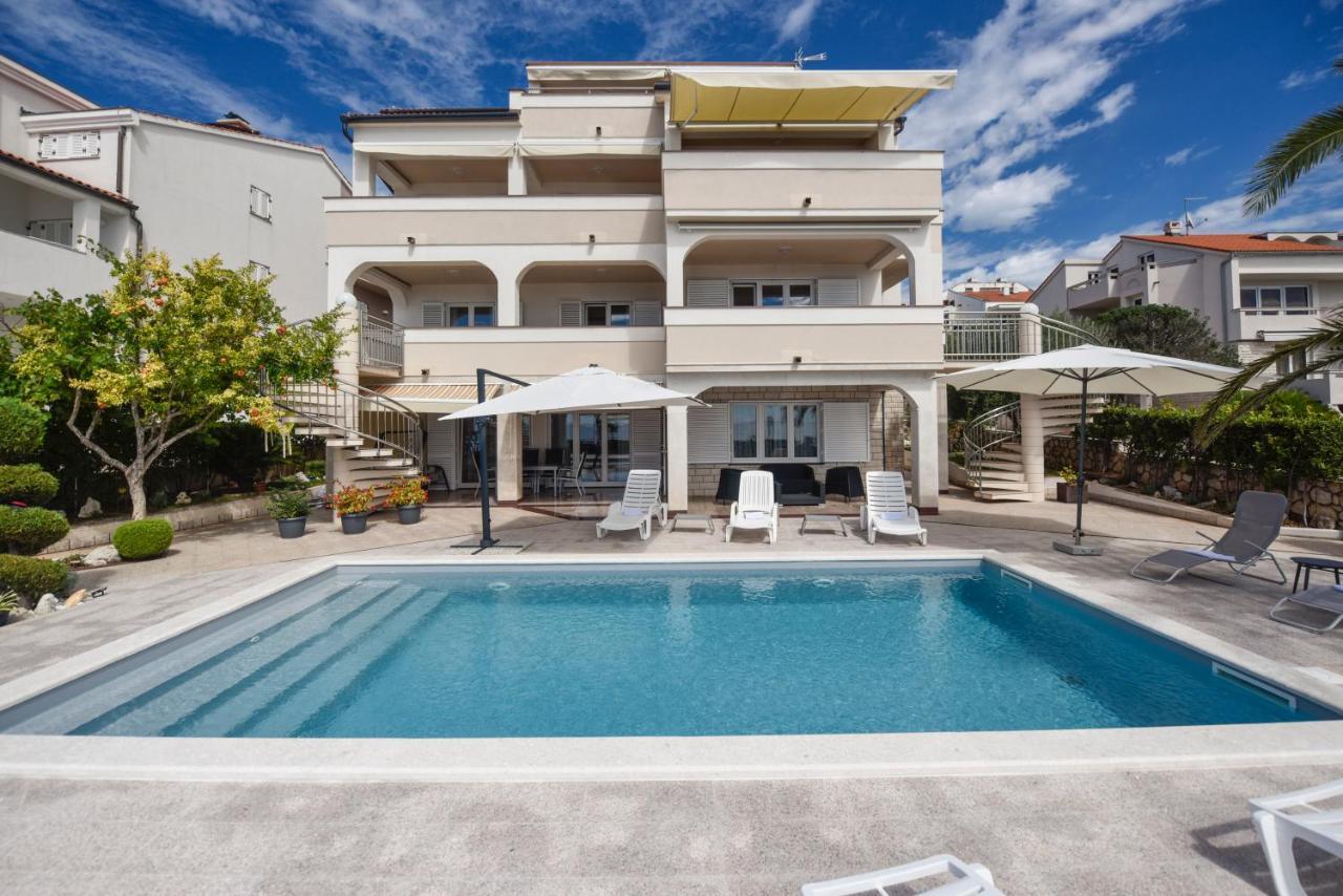 Beachfront Tolo With Pool *