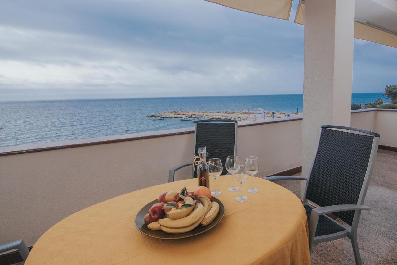 Beachfront Tolo With Pool