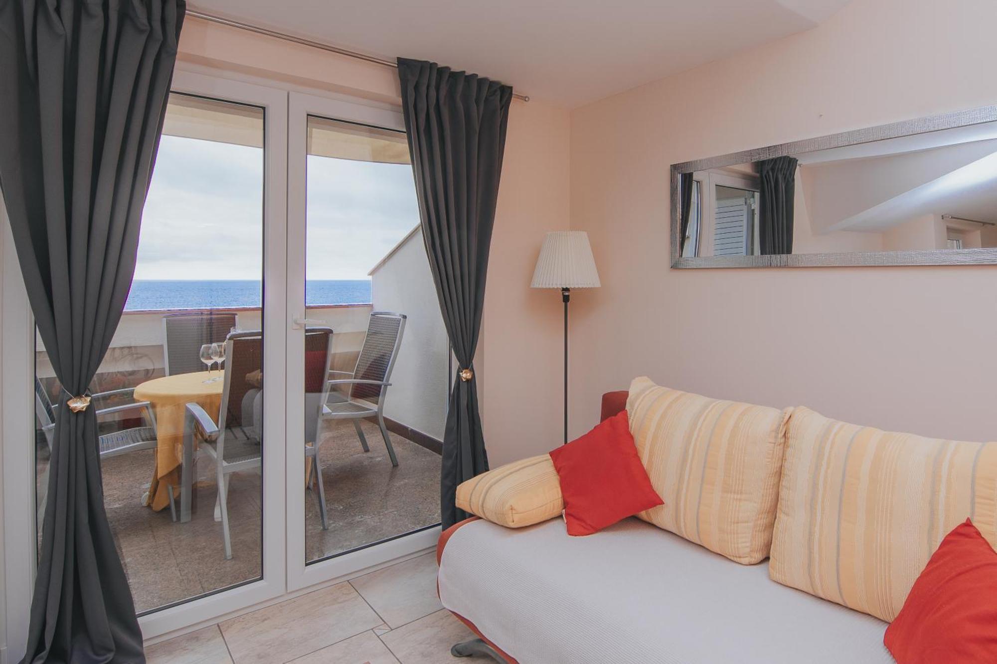 Beachfront Tolo With Pool