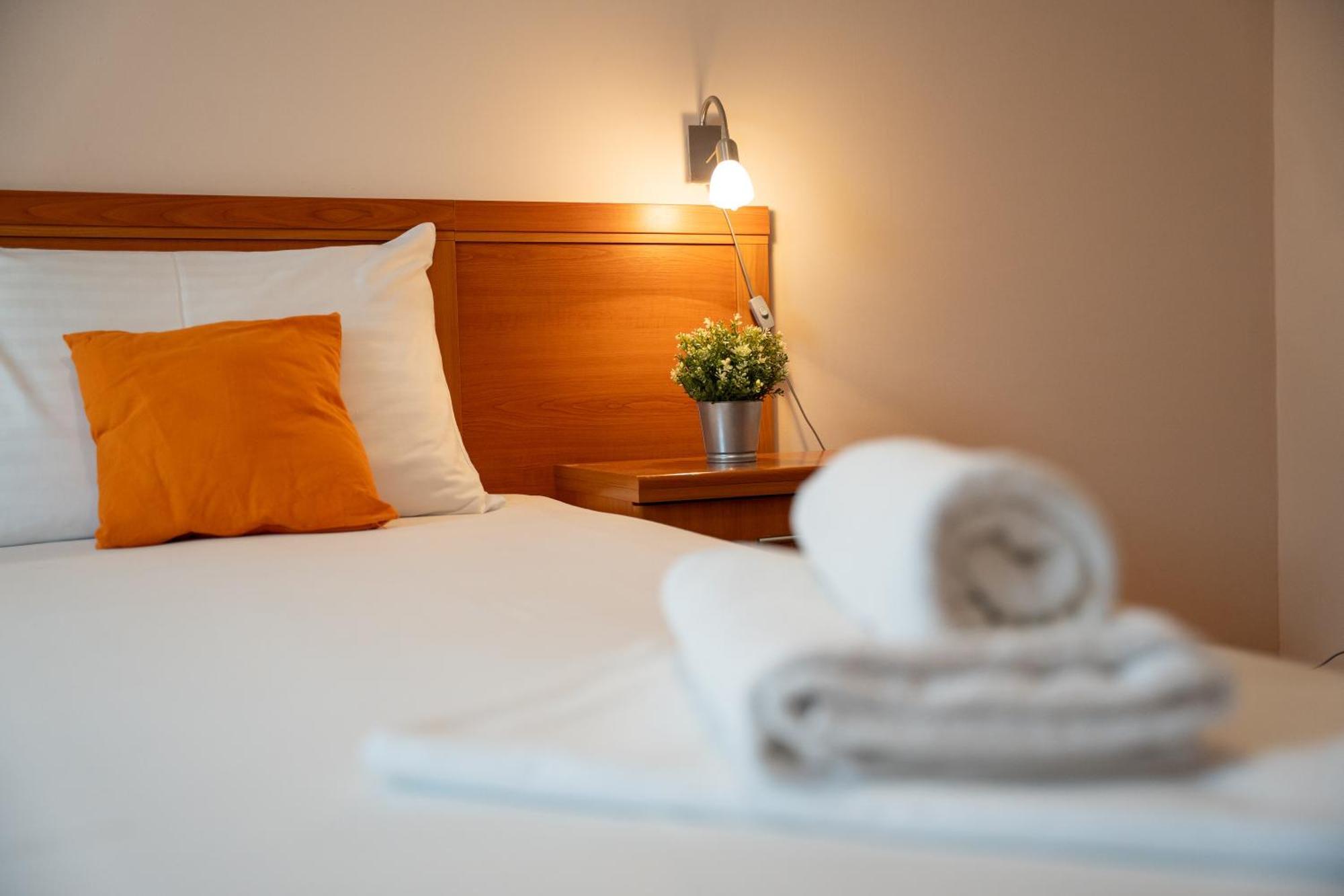 Appartamento Beachfront Tolo With Pool *